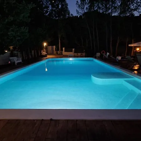 Stravanata - Large Pool, Car And Large Whirlpool Jacuzzi