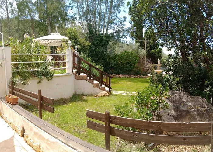Villa Stravanata - Large Pool, Car And Large Whirlpool Jacuzzi San Gregorio (Sardinia)
