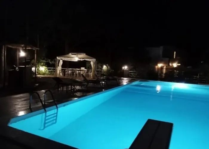 Stravanata - Large Pool, Car And Large Whirlpool Jacuzzi San Gregorio (Sardinia)